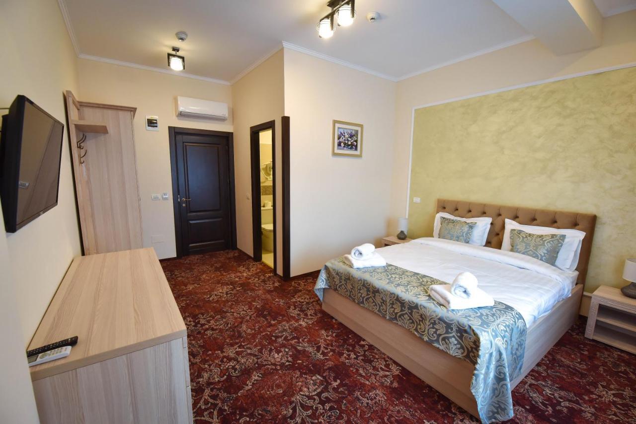 Pensiunea Romeo Resort Foksány Kültér fotó