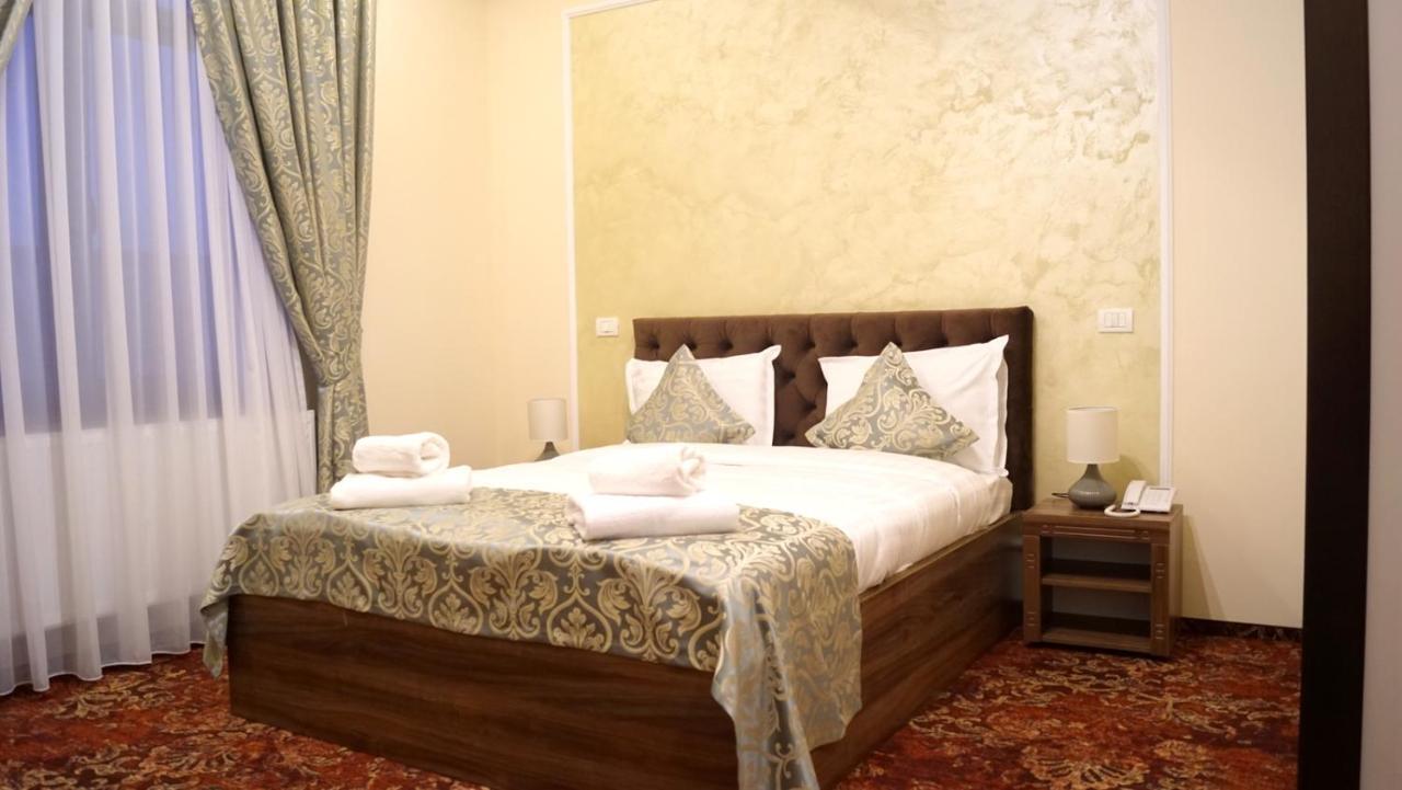 Pensiunea Romeo Resort Foksány Kültér fotó