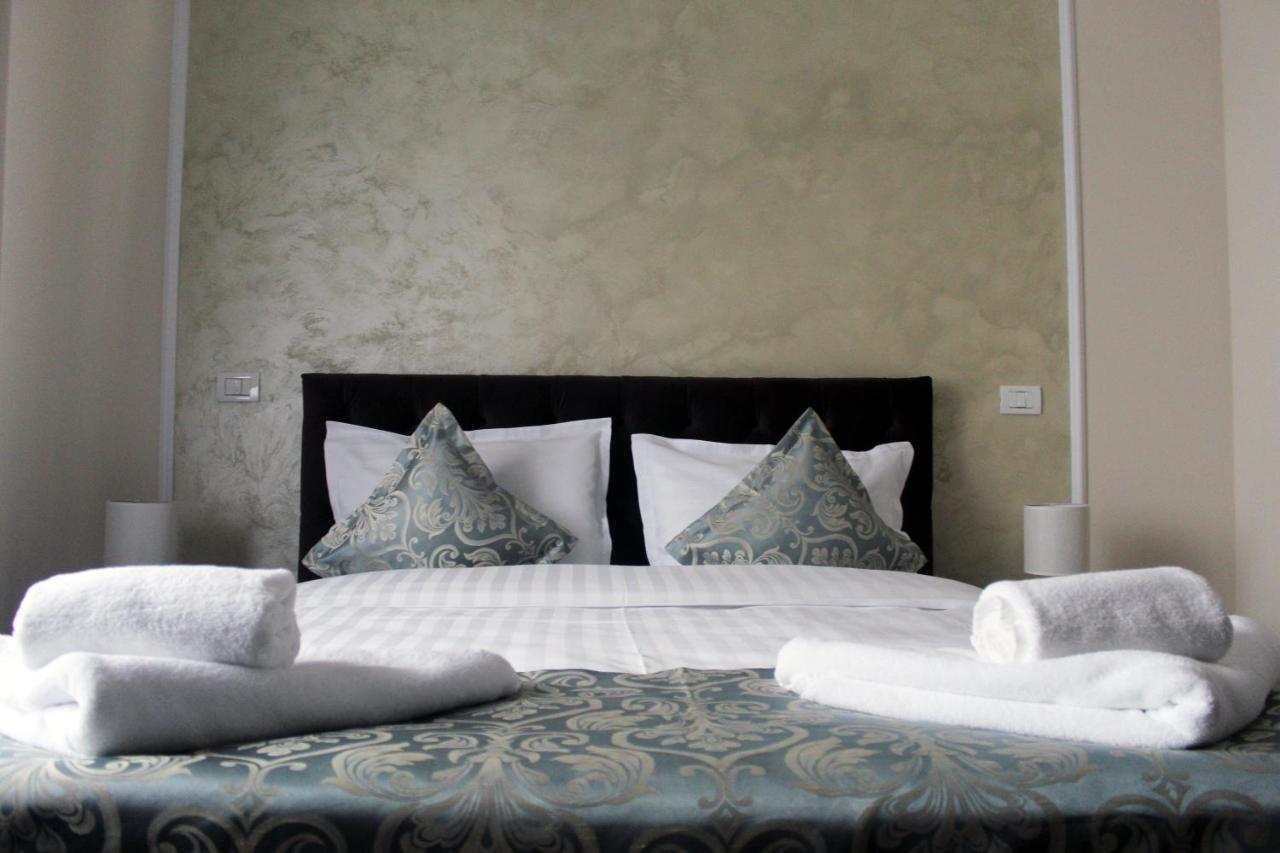 Pensiunea Romeo Resort Foksány Kültér fotó